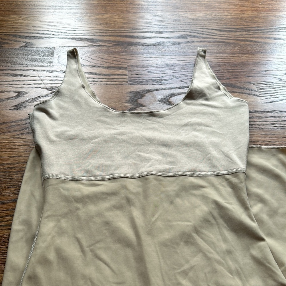 Spanx nude slip size medium - Picture 3 of 4